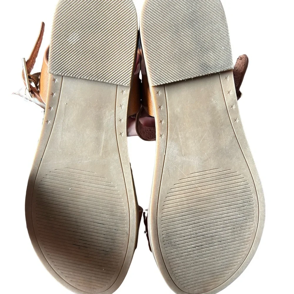 Steve Madden kids Tan Sandals with straps